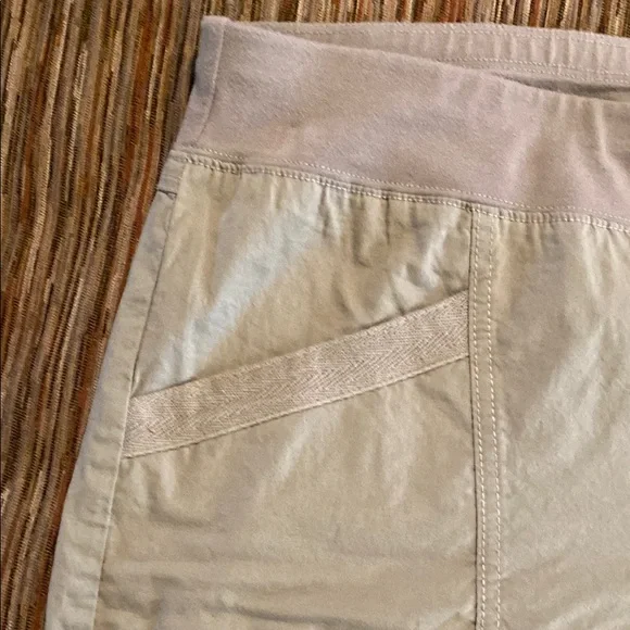 Women's Tan Shorts - Picture 5 of 8